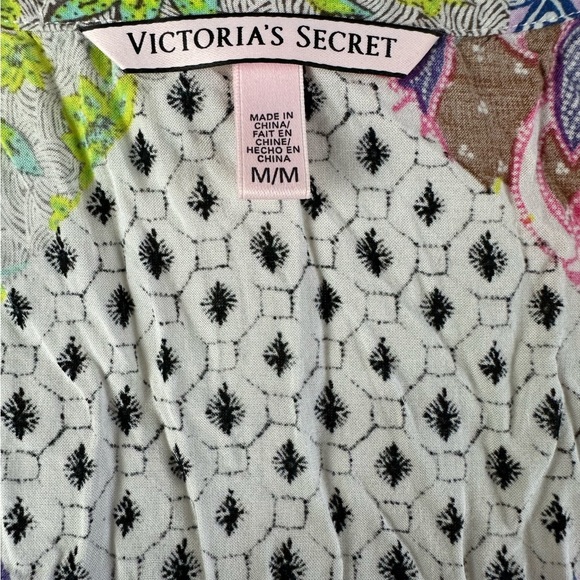 Medium Victoria Secret Beach Cover up - Picture 6 of 6